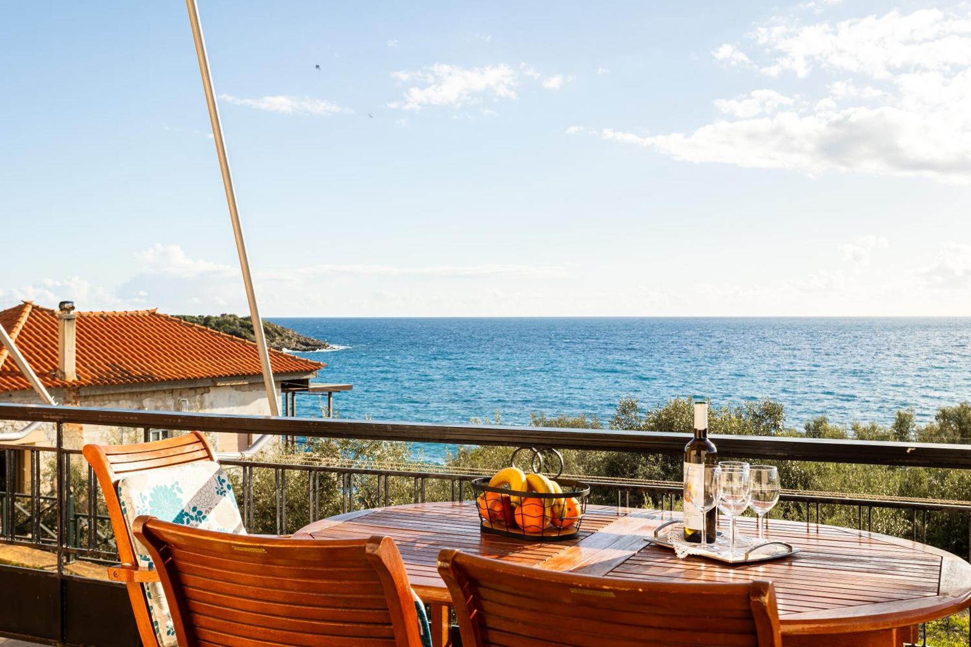 Sunset Serenity - Kardamili Seaside Getaway Eksteriør billede